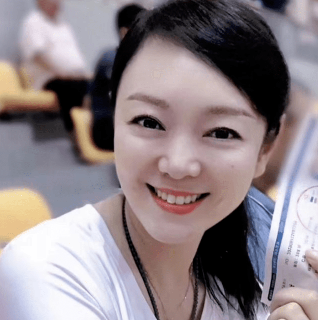 团组织了旅游,徐杰和妈妈长得最像,但要说颜值最高的,绝对是胡明轩