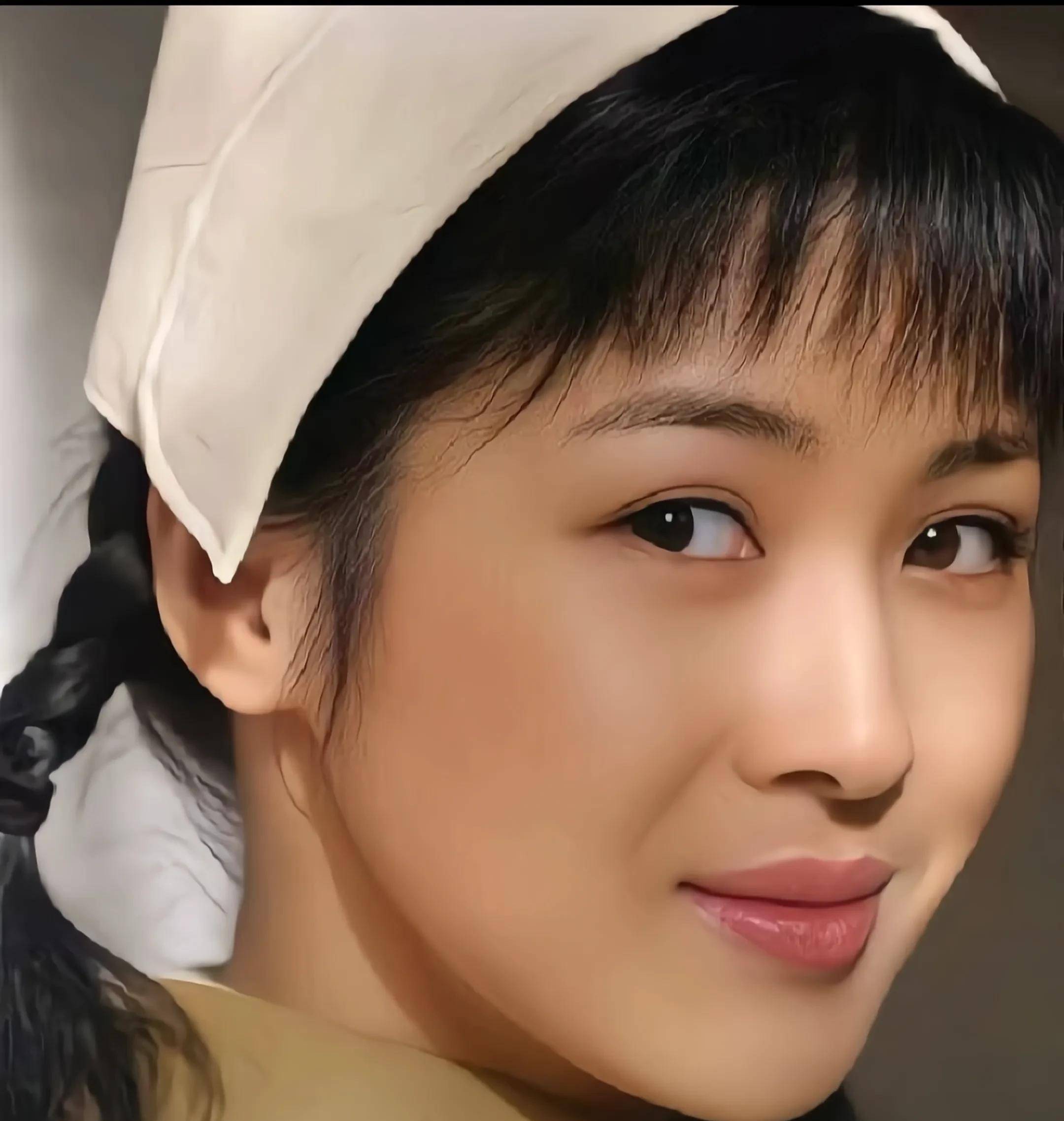 很多人觉得"田雨"俏皮,灵动,妩媚,"李蓉蓉"柔弱,优雅,美丽,坚强.