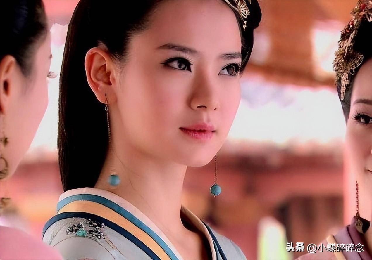 《显微镜下的大明》定档,戚薇告别直播,回归影视剧会成功吗?