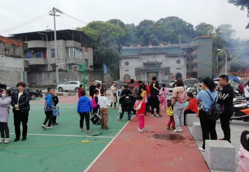 今天周末,一群神密来客直奔福安罗江森林公园,他们是谁呢?猜猜