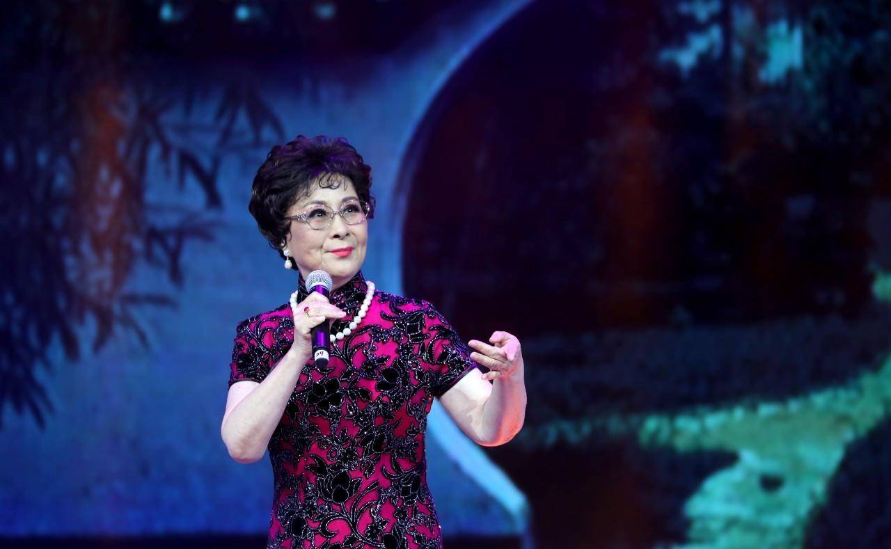 梅派三代被遗忘的大佬们----最美白素贞,最狠白骨精_杨春霞_京剧_表演