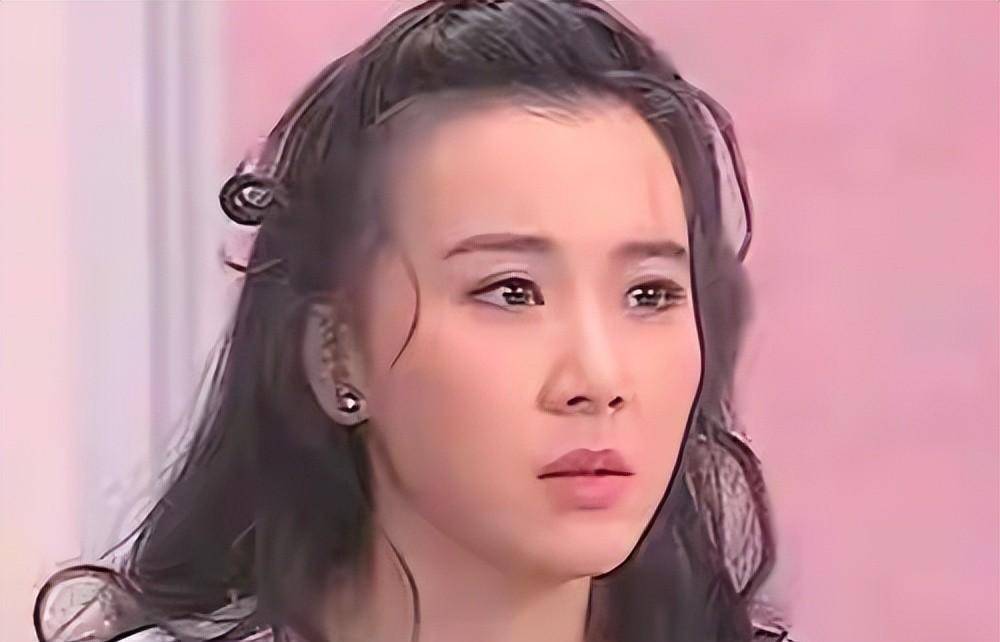 他在电视剧《一帘幽梦》中饰演路平一角,制作中的人物都是一流的.