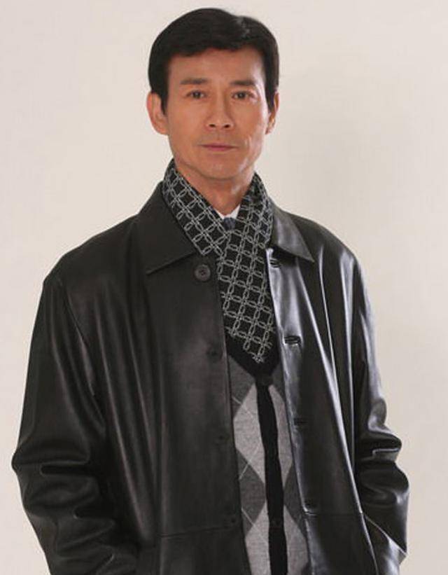 年过大半百的郑少秋,他是如何做到一直都是风度翩翩的公子的?