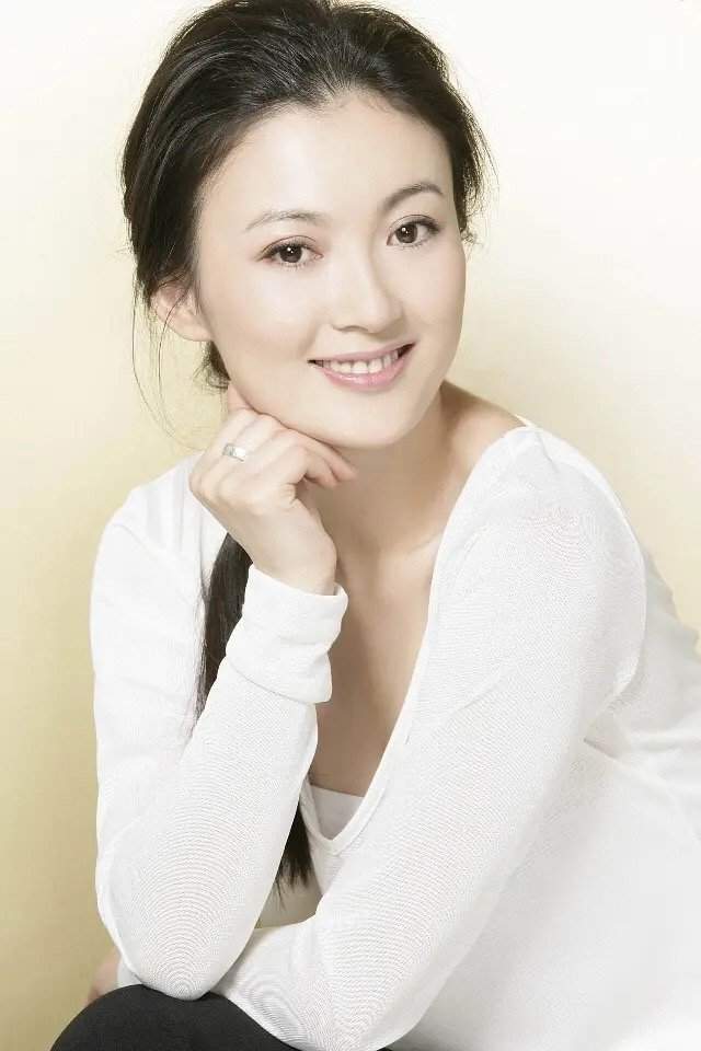 池华琼拒绝承认自己"落魄",是因为她在另一个圈子,正声名鹊起_上海