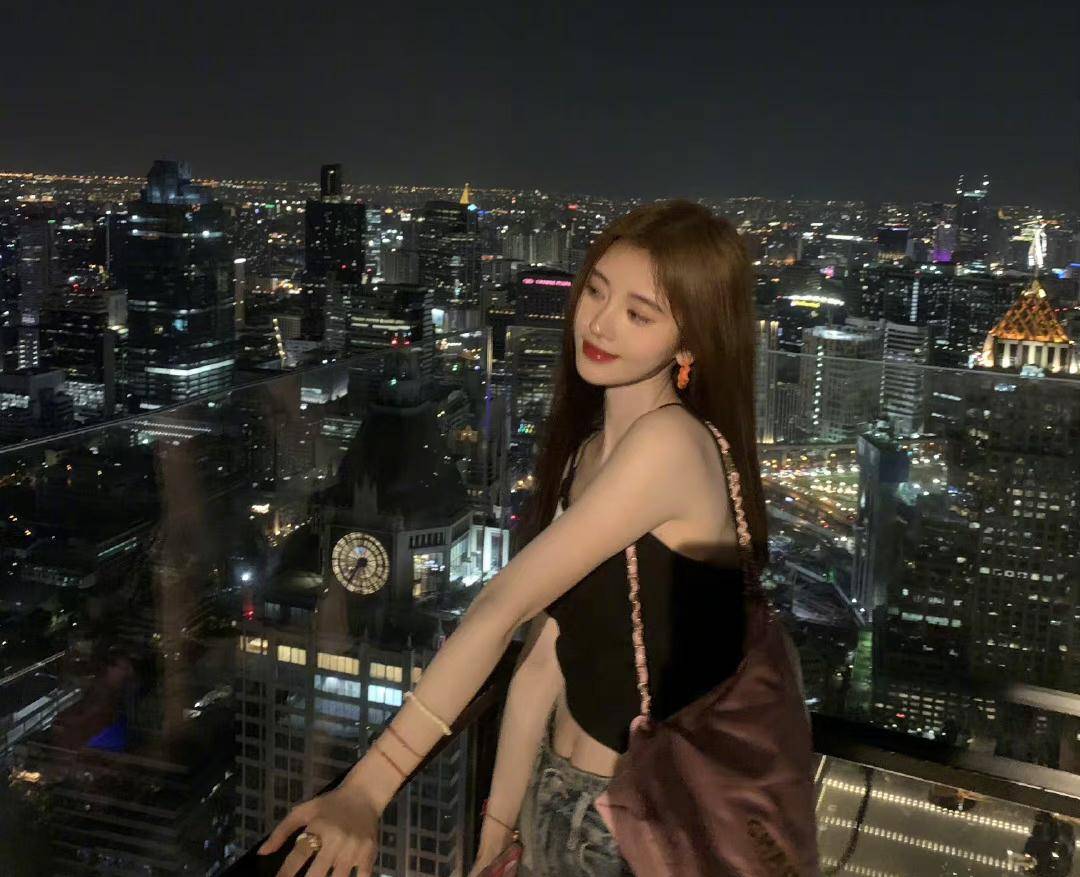 关晓彤,鞠婧祎,陈星旭,胡彦斌,吴宣仪_孙怡_鹿晗_牙齿