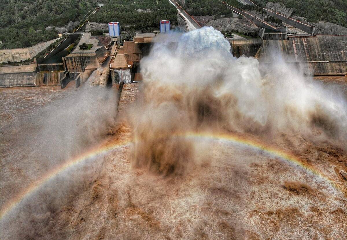 小浪底水电站事故图片