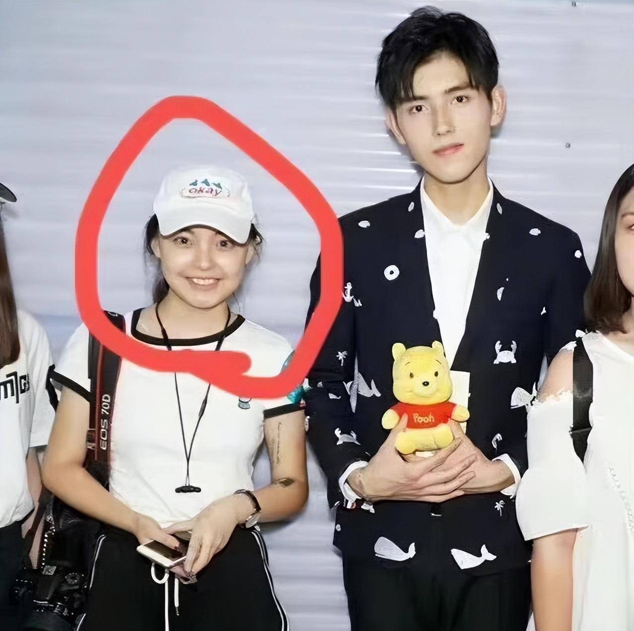 也就是在在这个时候,陈飞宇便通过社交小号,和她联系上了.