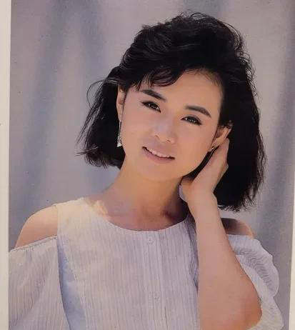 曾是台湾80年代歌坛玉女却成90年代歌坛"剩女",最是风情李碧华_专辑