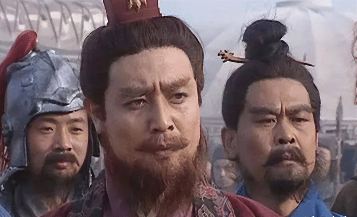 孙策临死前托孤于张昭,为何孙权称帝后,却土封、火烧张昭家门?_曹操_江东_周瑜