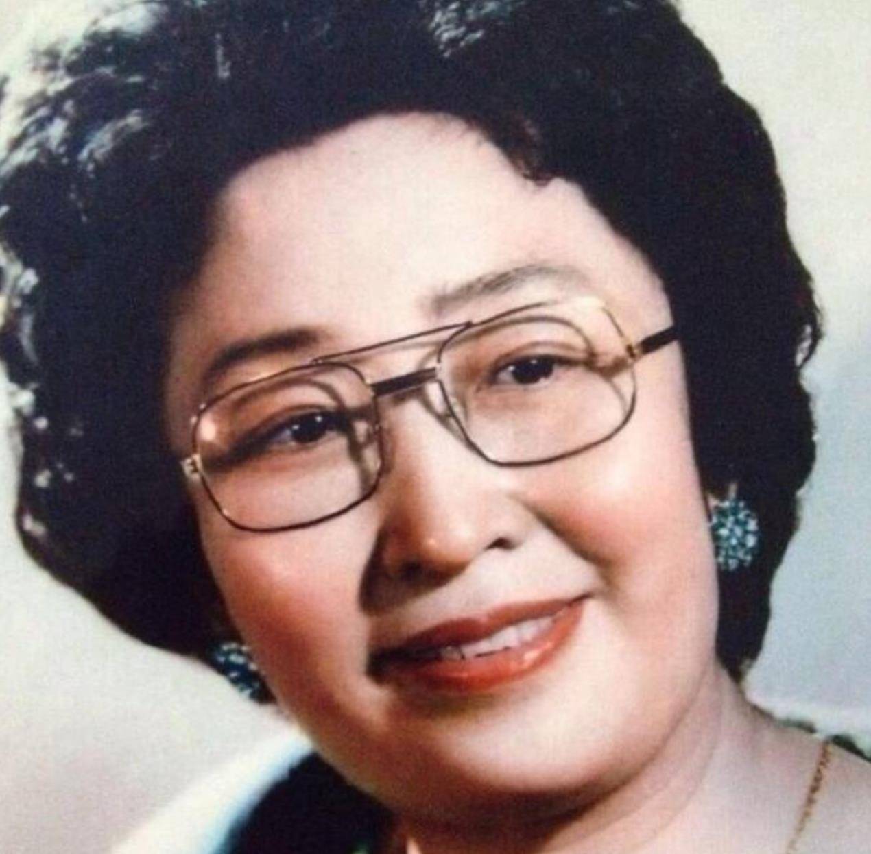 放弃事业照顾病重男子 64岁当北漂终成影后_老太太_电影_东北一家人