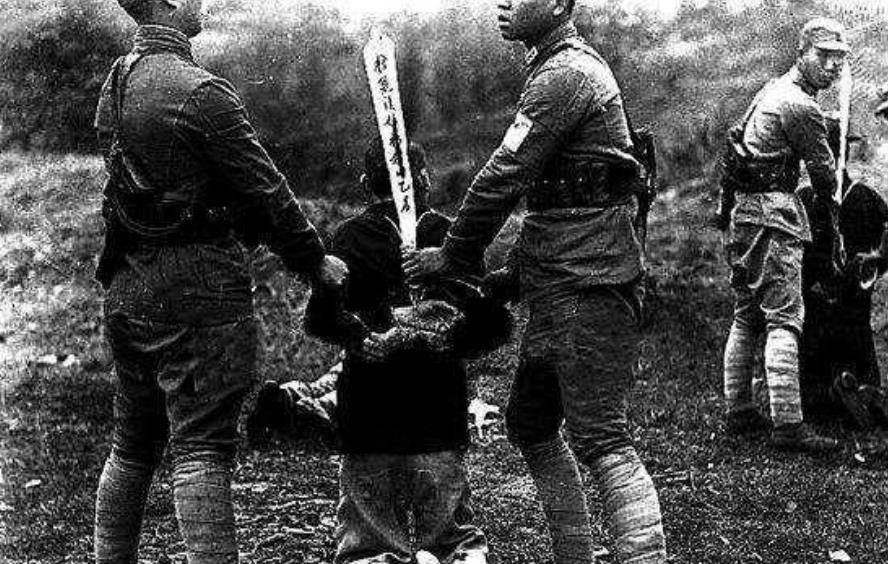 图|汉奸被处决与前面三个间接杀死杨靖宇的叛徒不同,张奚若是直接的