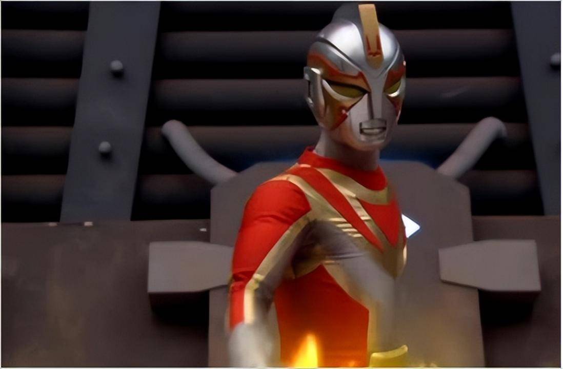 眼神疲惫显老态,女方曾出演金甲战士_妻子_角色_翟徐飞