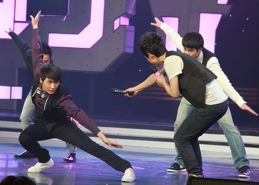 《风雨送春归》开播大热,王志文,于震上演巅峰对决_俞飞鸿_观众_鲁诺