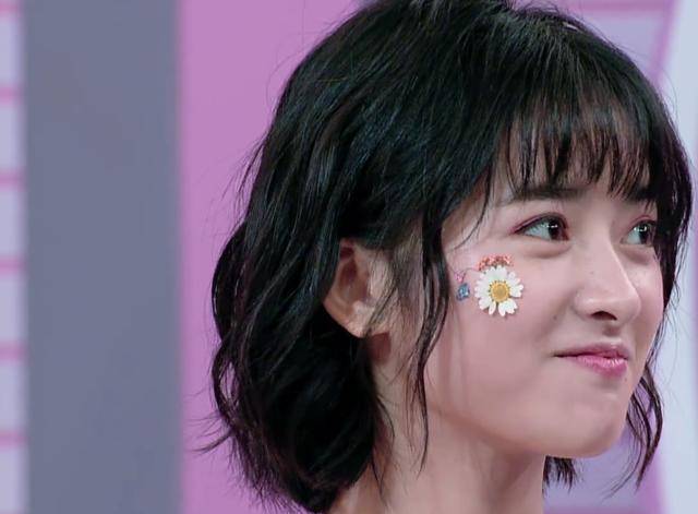 沈月花路妆被肯定,费启鸣贴花再受表扬,mike的表情没眼看_口红_王子