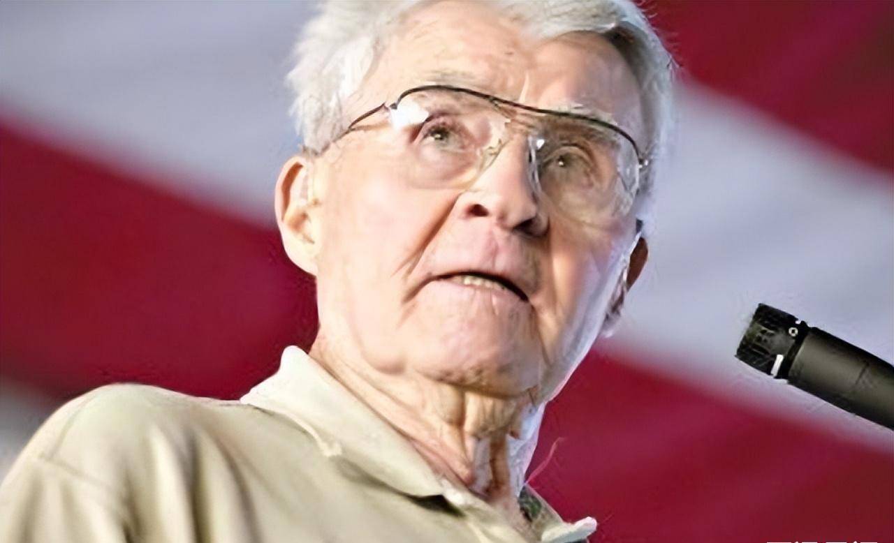 保罗·蒂贝茨_飞行员_原子弹