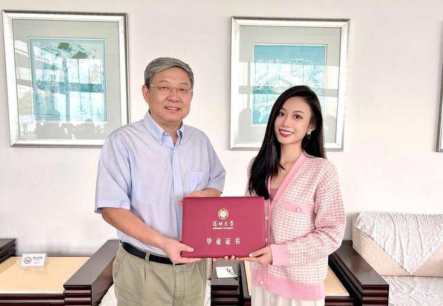 《好声音》总冠军伍珂玥发新歌,监制居然是姚贝娜的父亲_姚峰_歌曲