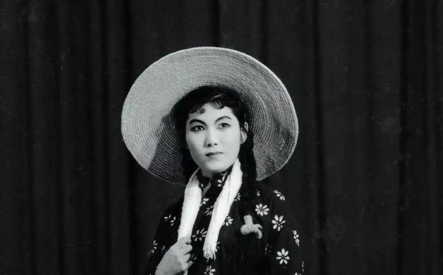 新凤霞:残疾后曾重度自闭,重生后曾上春晚!