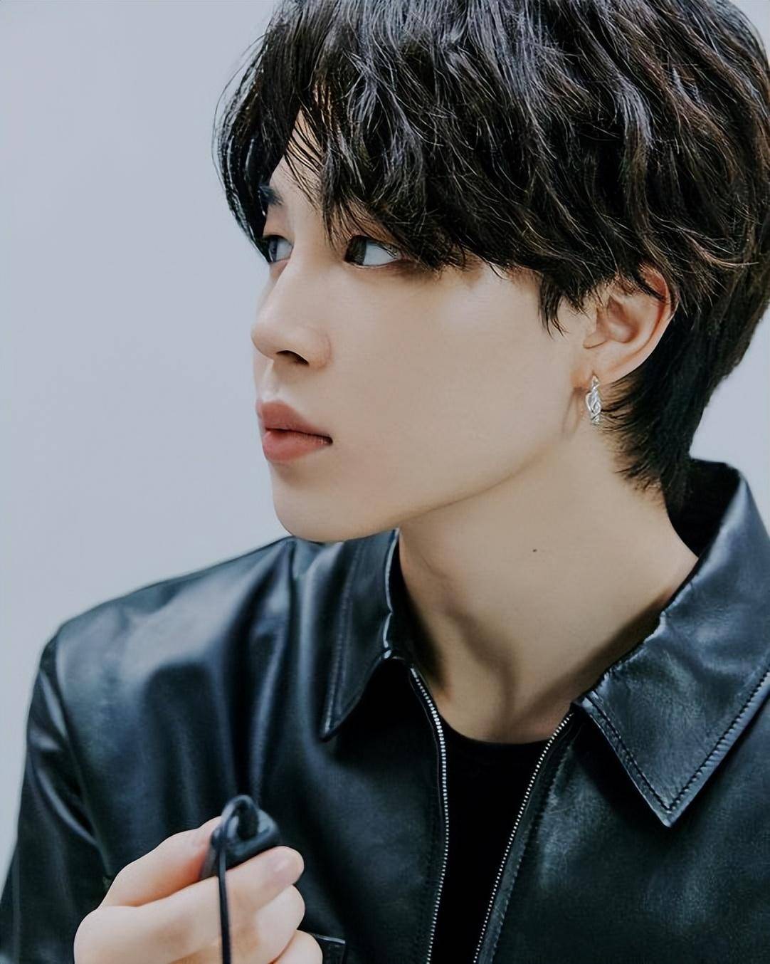 防弹少年团晒全员写真,眼神里都写满故事,粉丝直言"亚洲第一"_拉蒙