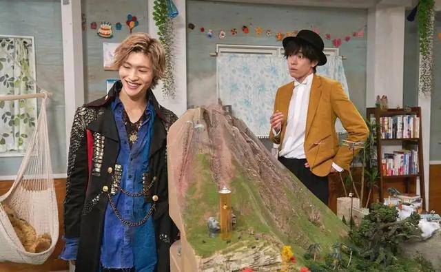 假面骑士圣刃sp联合篇1话通稿官图痛快凯撒现场尬舞看呆圣刃组_剧情