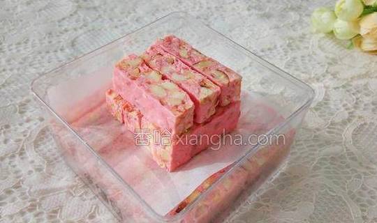 在家里就能做的牛扎糖，过年用它来待客，又喜庆又有面儿(图10)