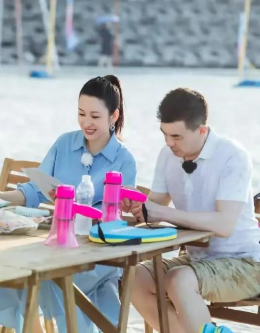 44岁的秦海璐曾经被前男友抛弃,现被二婚老公宠成公主_李厚霖_丈夫