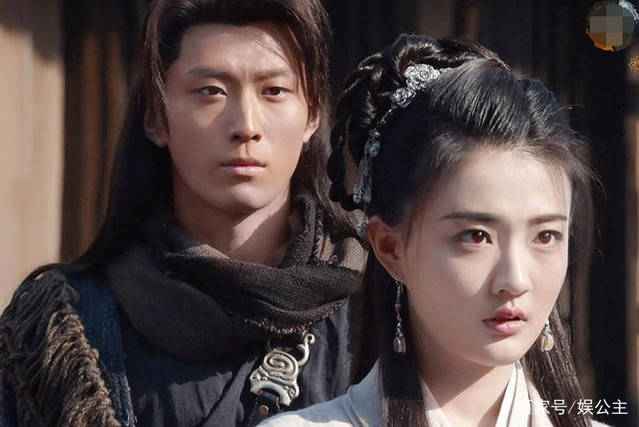 但随即导演说:没关系!过了!就这样吧!相信窦骁也是无奈的!