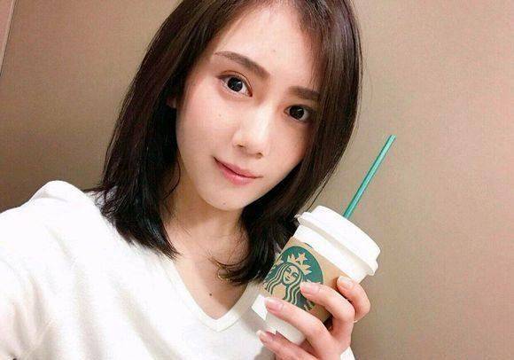 捷德中的女主,曾经麦克斯奥特曼的恋人,今和赛罗奥特曼并肩作战