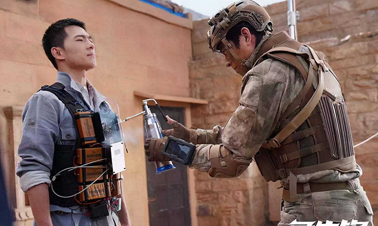 航空母舰,黄金车,成龙杨洋新电影《急先锋》陪你过节_艾伦_动作_定时