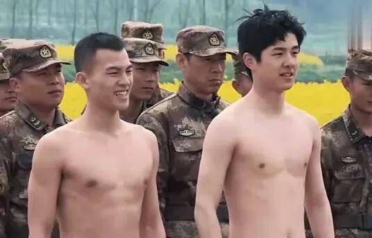 相反,小鲜肉刘昊然,主持人杜海涛,被吐槽的体无完肤.