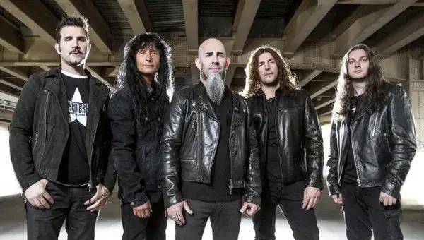 他的声音仍与我们同在:罗尼·詹姆斯·迪欧_演出_ra