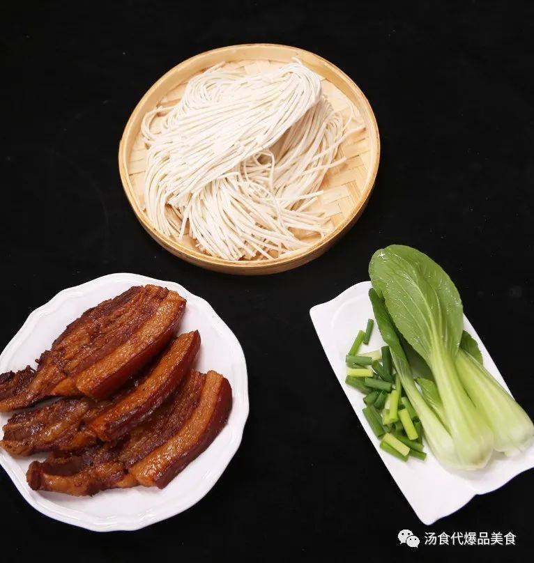 破防了,这一口把子肉浓汤面太绝了,不允许你没吃过