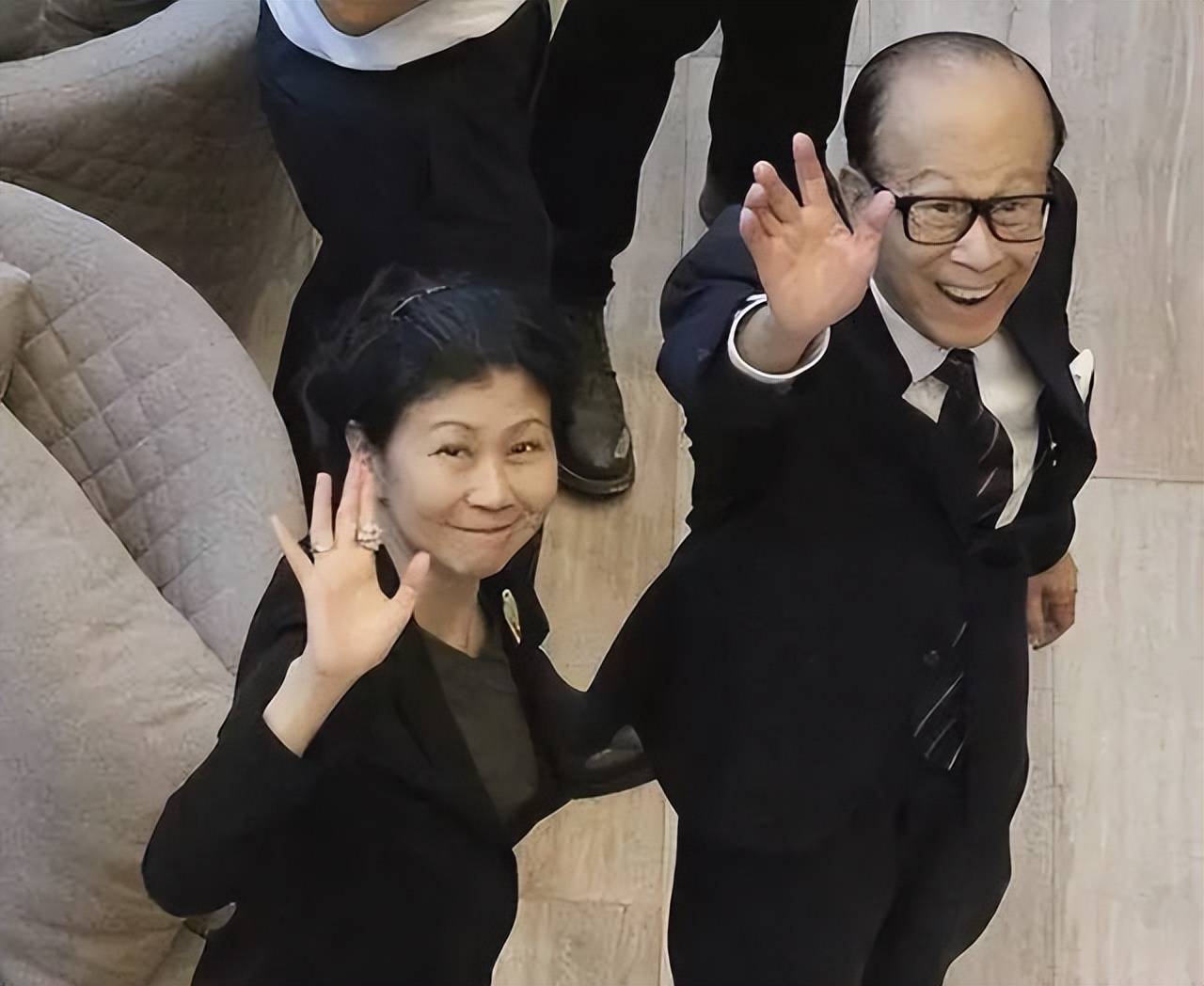 香港首富去美国投资，后来赚到近千亿时不套现，如今只剩下百来亿_搜狐网