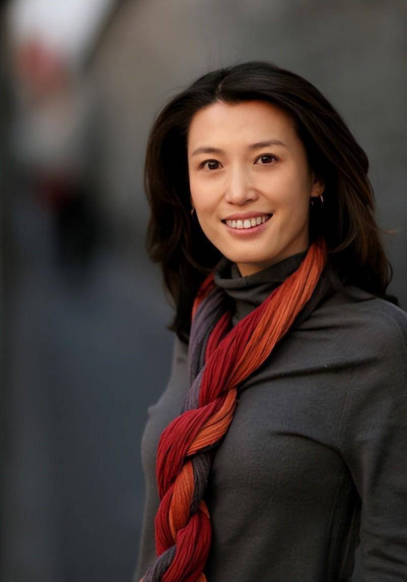 陈晓楠近照:低调的美丽!