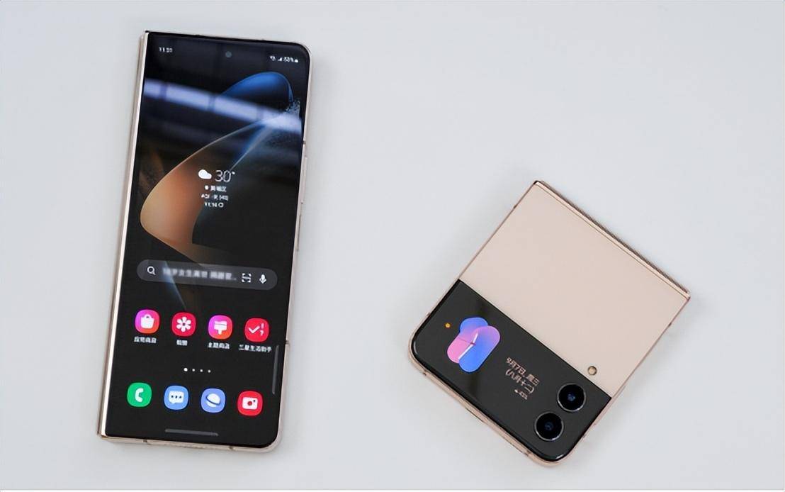 三星galaxy z flip5曝光:外屏超3.