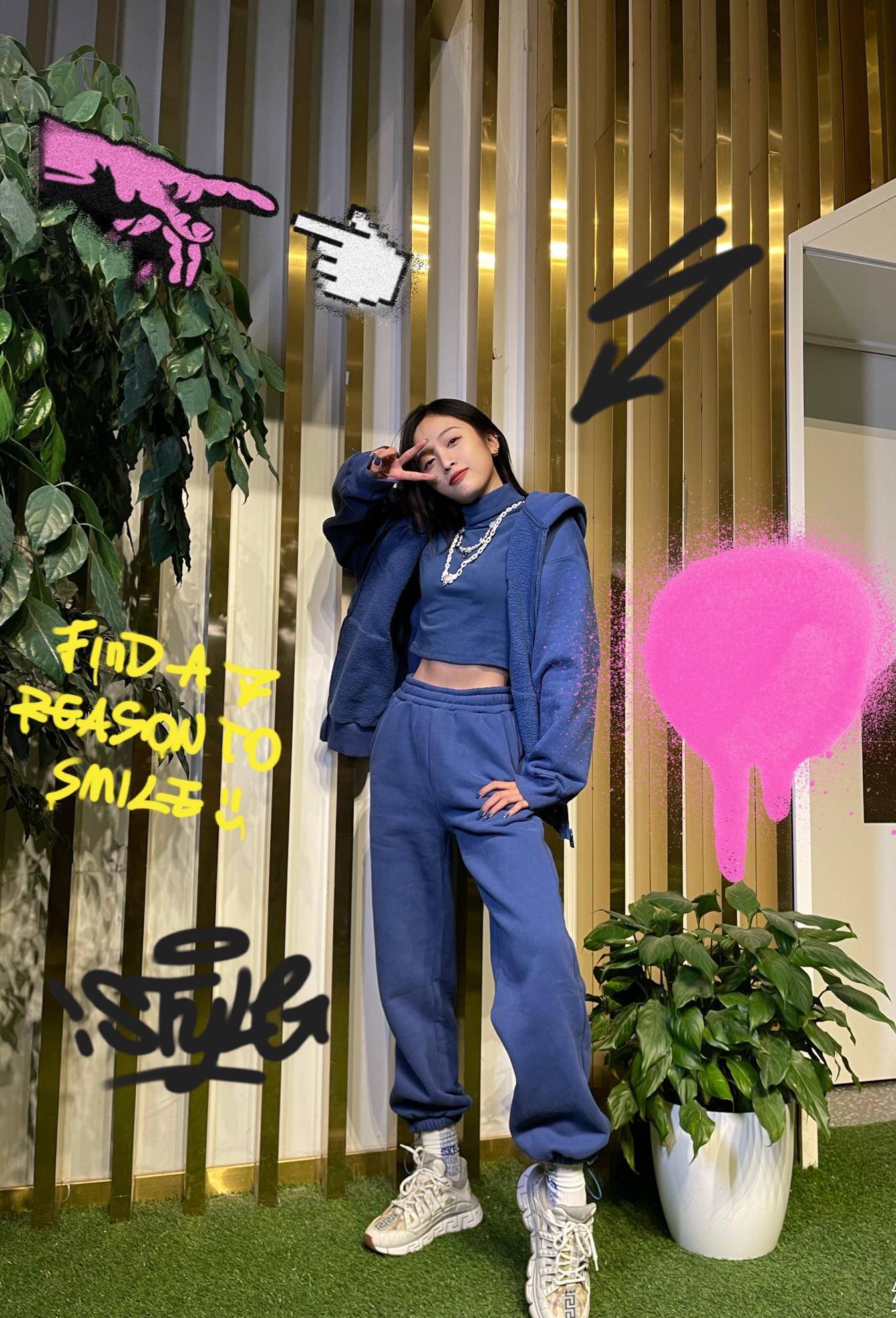 自拍早就暗戳戳秀恩爱,竟是蔡徐坤队友_蓝色_节目_小鬼