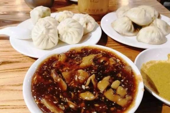 这么才能够更好地吸引消费者，经营老北京炒***店要如何进行选址(图1)