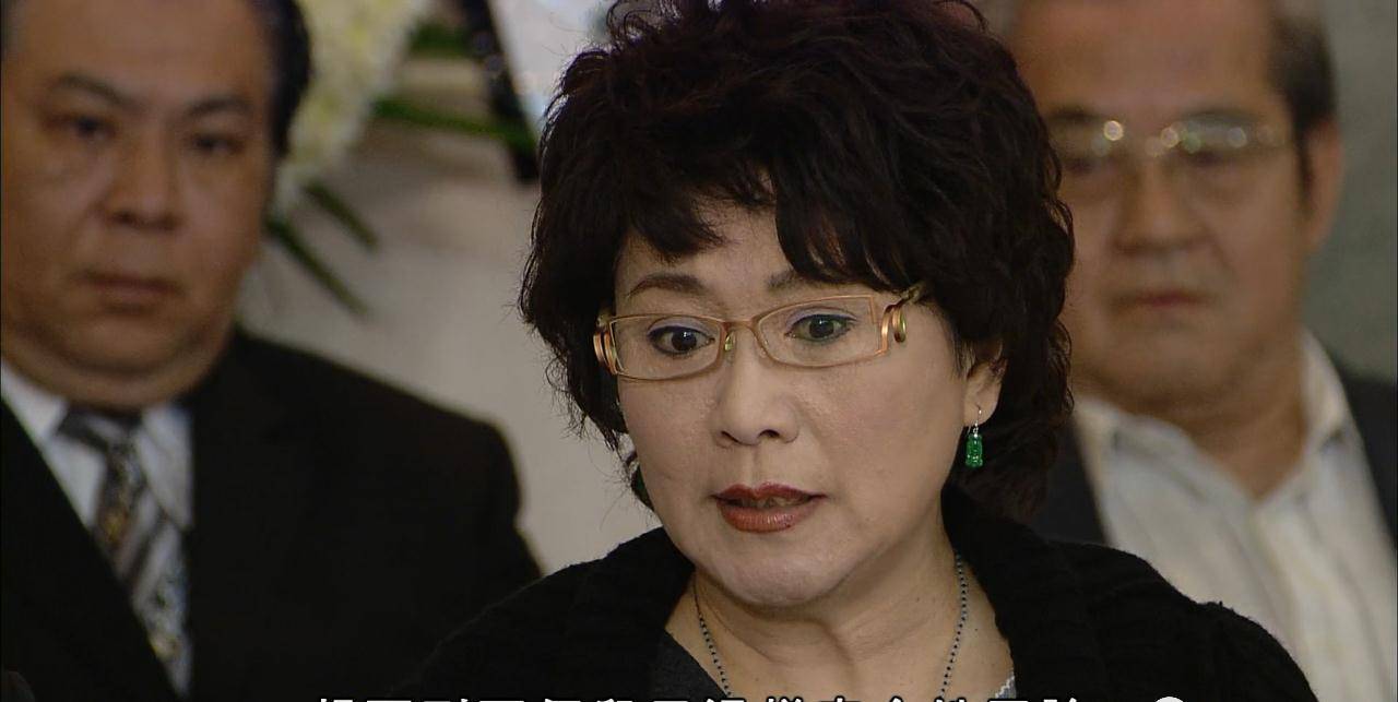 《珠光宝气》深度解读 5:康妈忙着查漏补缺,小妹轻松上热搜_雅思_太太