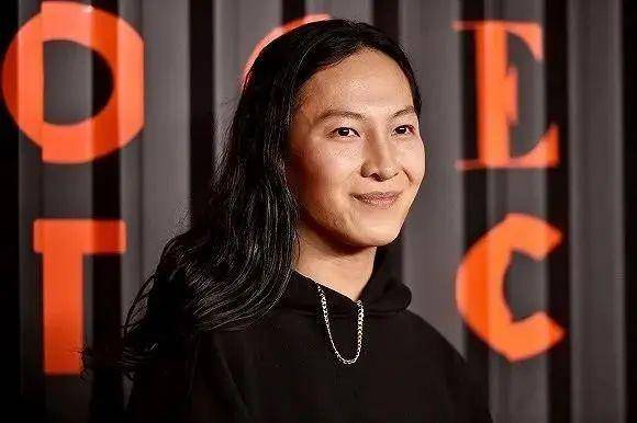 王大仁回应性骚扰不断指控,表示将来会"树立更好的榜样"_wang_行为