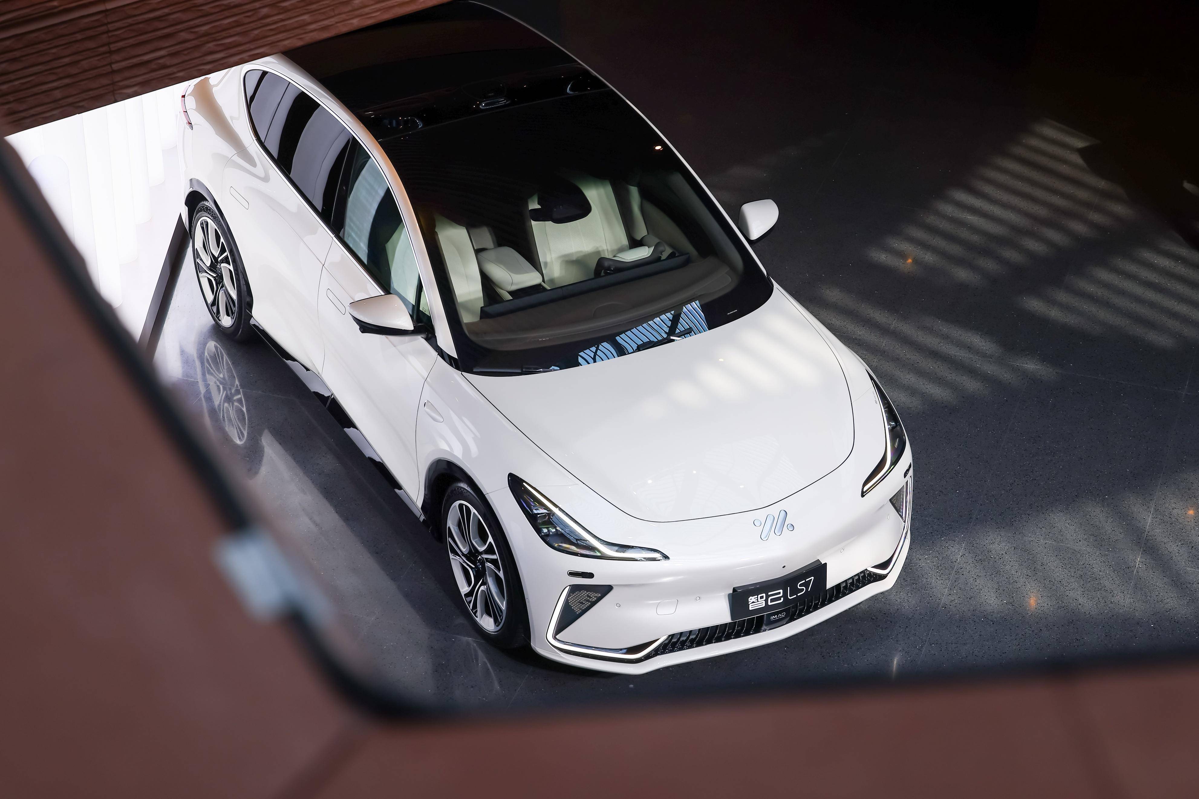 "智能纯电中大型豪华suv"智己ls7在杭深度试驾体验_搜狐汽车_搜狐网