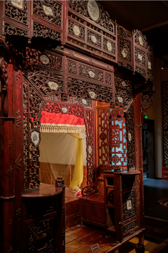 震撼!渝北这个免费博物馆,藏着一张黄金做的床_装饰_古人_雕刻