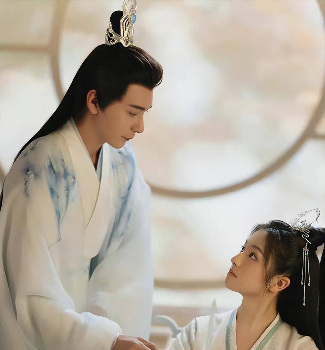 李兰迪新剧《星落凝成糖》, 撞车杨紫仙侠剧, 评价却相差很多_陈星旭