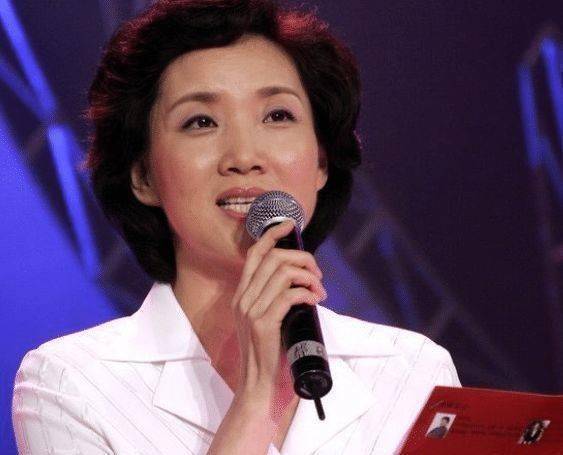 她是著名主持人,生涯零失误表现,60岁却膝下无子_李秀萍_因为_李修