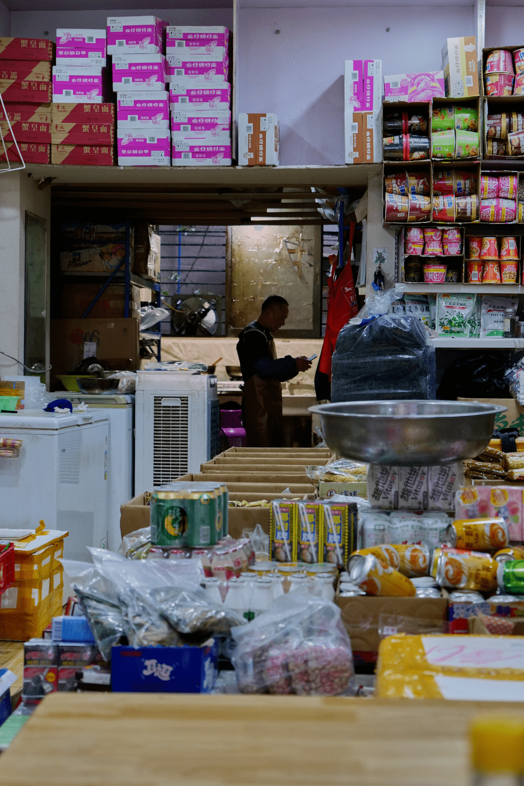 拥挤的广东干杂店,仅此一碗的潮汕粿条_李哥_牛杂_小肠