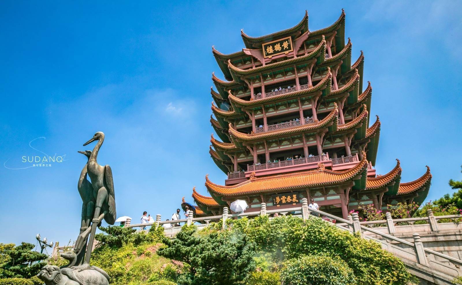 作为武昌最著名的旅游景点,黄鹤楼无疑是武汉旅游的经典代表之一