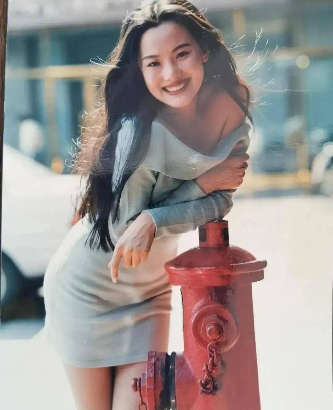 年轻时性感妩媚认不出,真的太美了_表演_演技_演艺圈