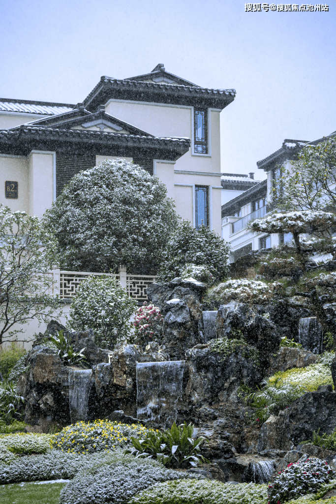 杭州临安湖光山社售楼处电话400-100-1299 转 8888丨湖光山社售楼处24