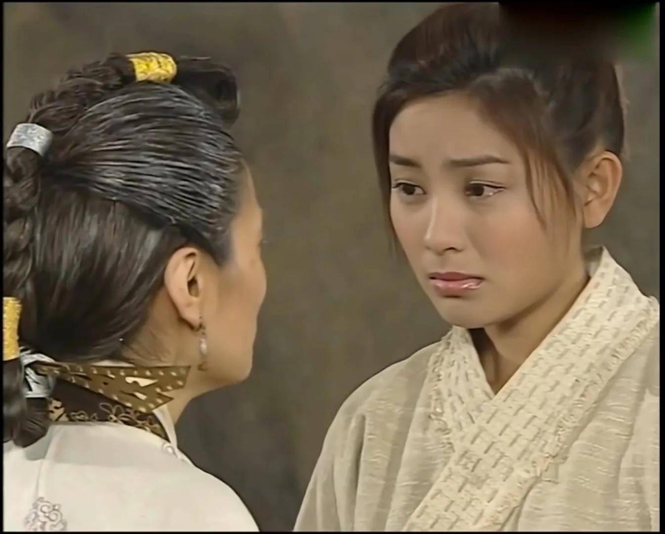 陈秀丽在《最后的格格》里面饰演花月容,在《唐宫燕》里面饰演上官