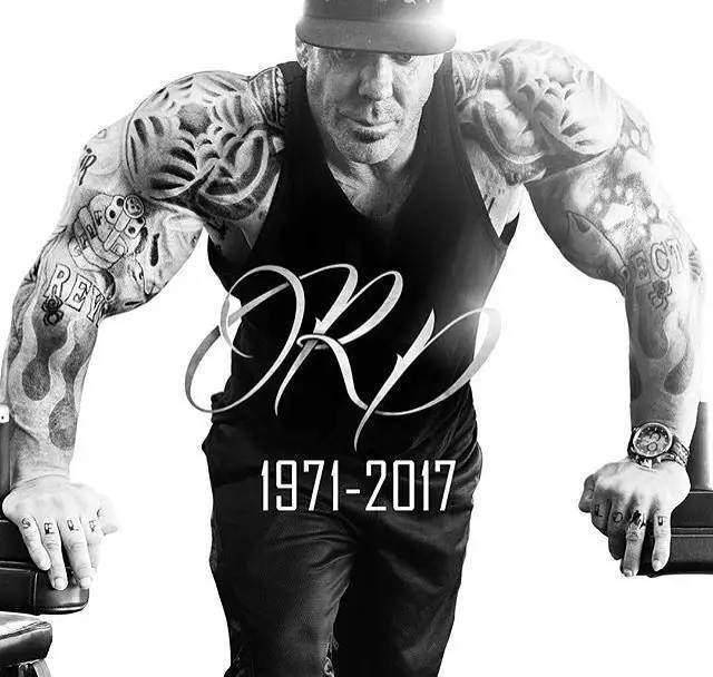 "巨臂哥"死亡前曾昏迷两周,死亡原因又有了新消息_约翰尼_类固醇_健美