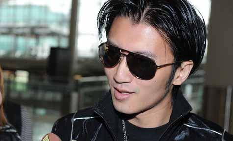 "星二代"谢霆锋的艰难成名史_陈坤_谢贤_王伯昭