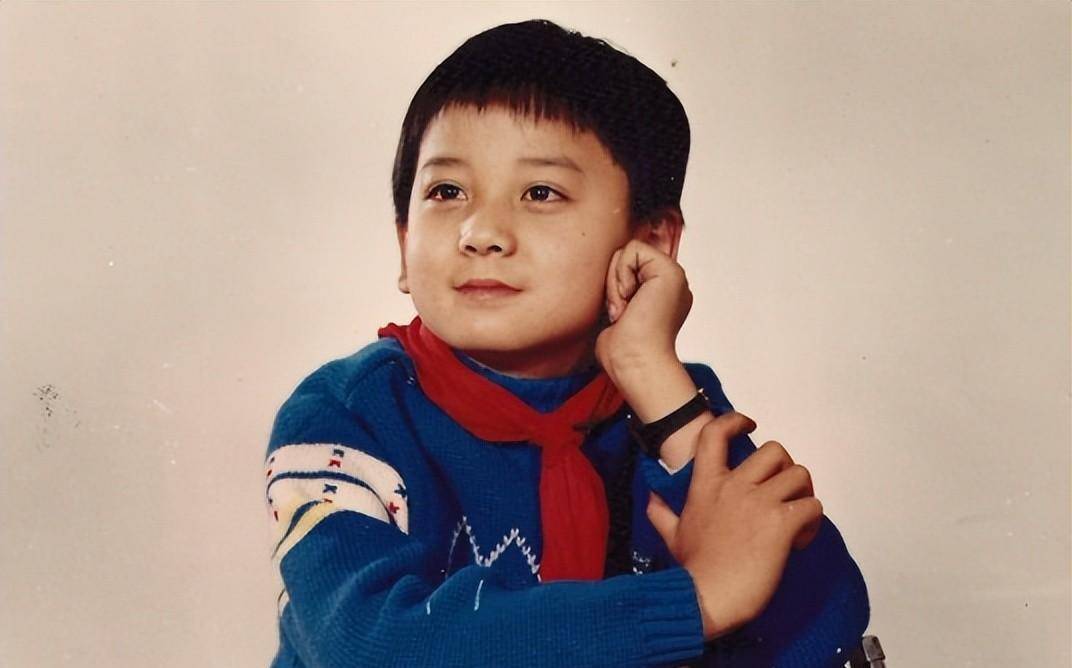 演员姬晨牧:80年代童星,一家三代都是演员,珍惜现在幸福生活_表演